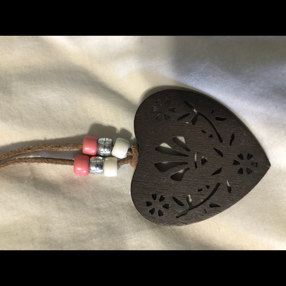 Wood pendant necklace